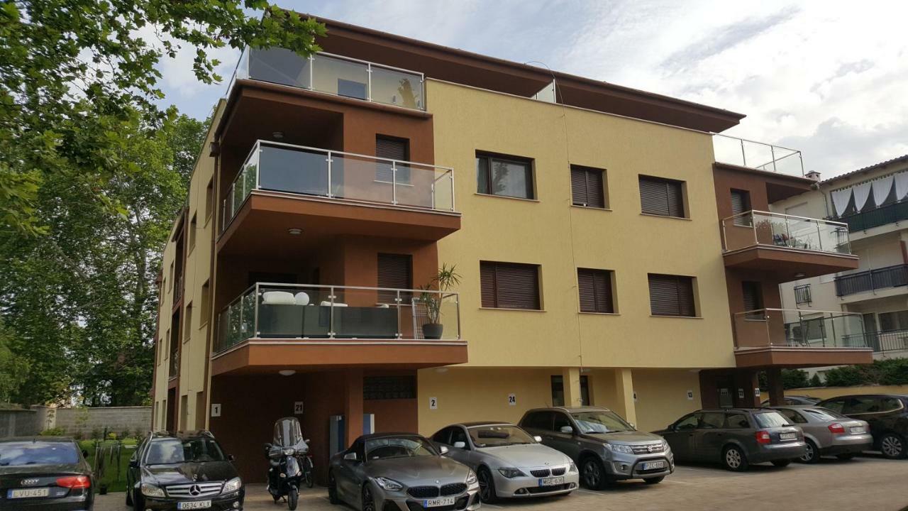 Balaton&Center Wellness Apartman Шиофок Экстерьер фото