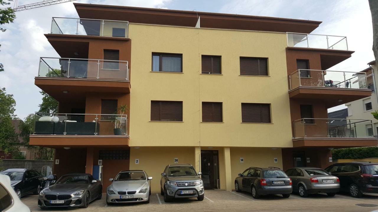 Balaton&Center Wellness Apartman Шиофок Экстерьер фото